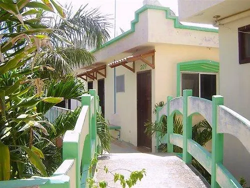 Hotel Acuario تولوم 2*,